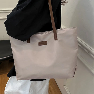 MARGOT | Bolso de hombro ligero y espacioso