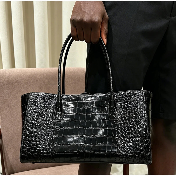 LIVIA | Bolso versátil con acabado texturizado