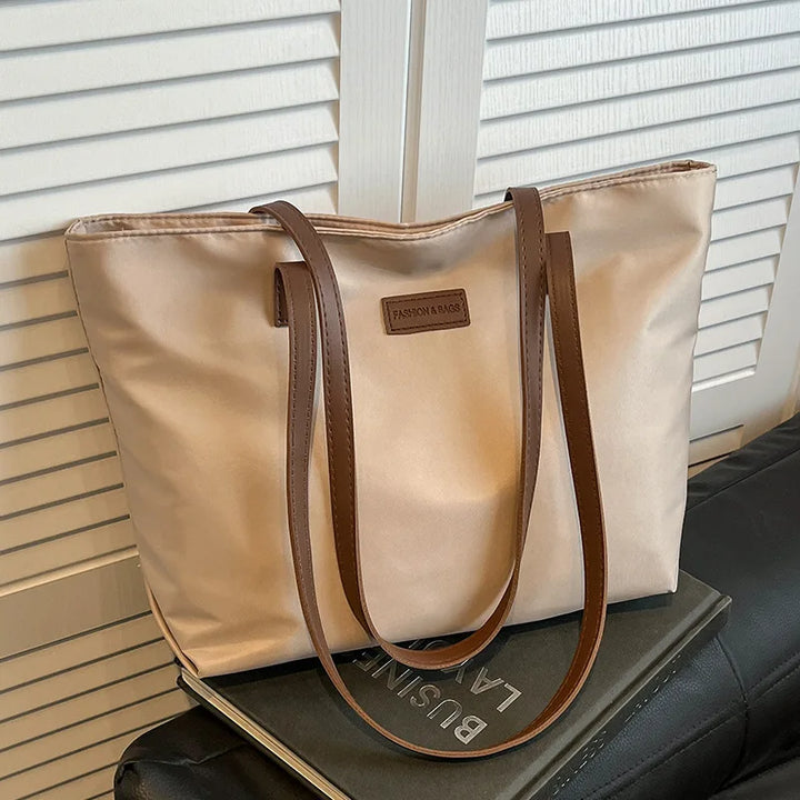 MARGOT| Bolso de hombro ligero y espacioso