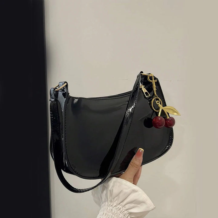 CHÉRIE | Bolso de hombro con colgante de cereza