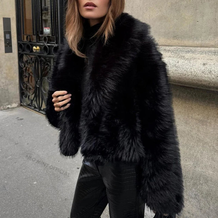 NOIR | Chaqueta corta de pelo sintético