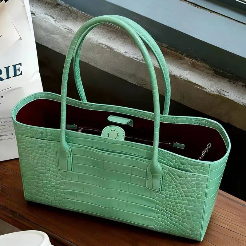 LIVIA | Bolso versátil con acabado texturizado