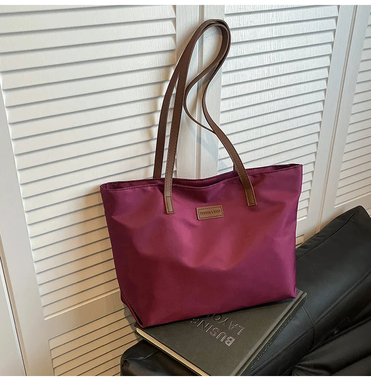 MARGOT| Bolso de hombro ligero y espacioso