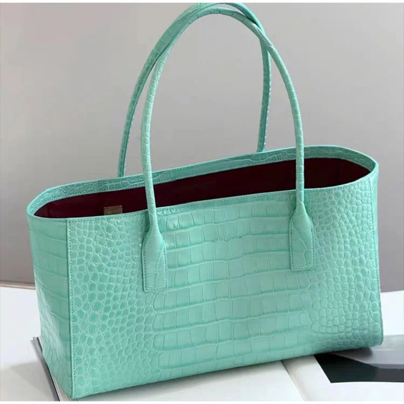 LIVIA | Bolso versátil con acabado texturizado