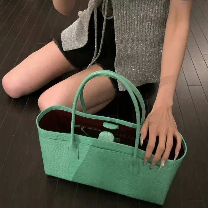 LIVIA | Bolso versátil con acabado texturizado